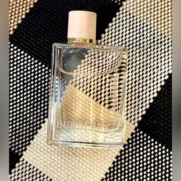 🖤🤎NWT BURBERRY TAUPE BROWN/BLACK CHECK CANVAS WRISTLET🤎🖤
SCENTED WATER INCLUDED - Picture 11 of 12